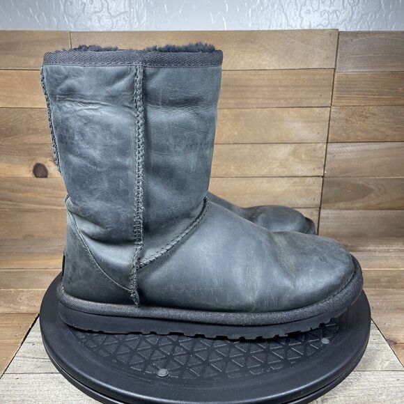 UGG Womens Classic Short 1005093 Pull On Leather Black Boots Size US 6 - Picture 1 of 10